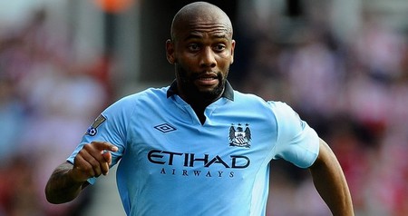 达成尤文生涯200场里程碑，洛卡特利获赠纪念球衣（洛卡特利迎来尤文生涯第200场，获赠纪念球衣）