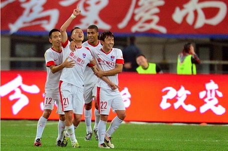 巴特勒18+6+7完爆爵士核心，库里31分对飙乔治，勇士主场静待火箭（巴特勒18分6板7助压制爵士核心，库里轰31分对飙乔治，勇士主场静候火箭）