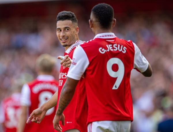 乔治娜分享晚宴照片：C罗与苹果公司CEO库克合影（乔治娜晒晚宴照：C罗与苹果公司CEO库克同框）