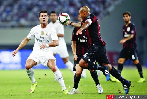 卧龙凤雏！阿拉伯杯苏丹球员“吊射”本队门将，随后对手空门不进（阿拉伯杯上演神反转：苏丹球员挑射自家门将，对手空门也没进）