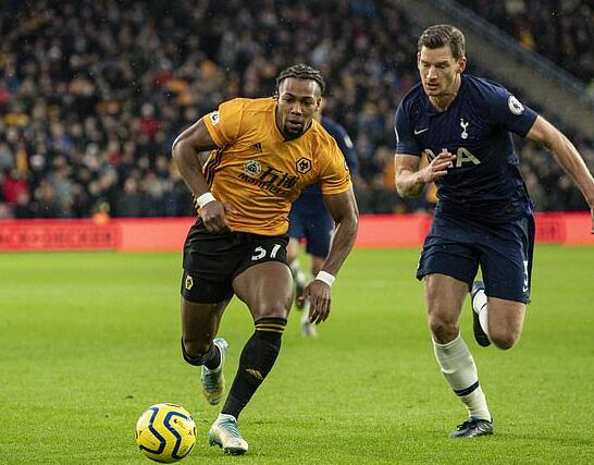 对手在防他的时候完全没办法（对手对他的防守束手无策）