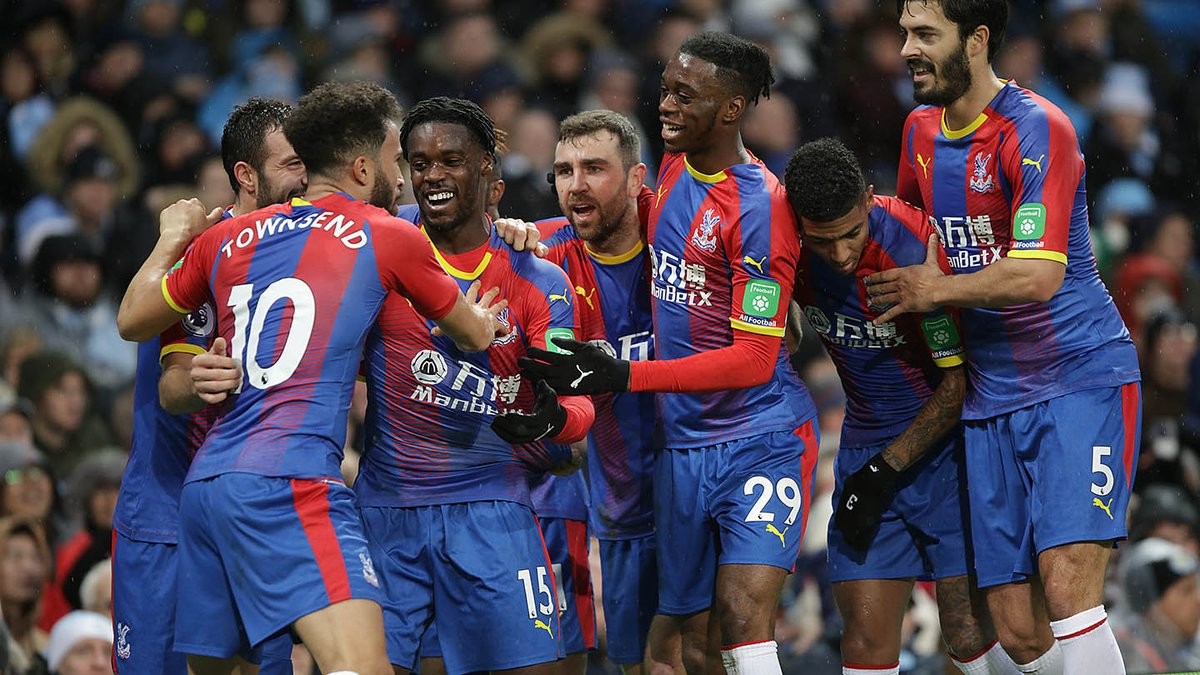 说了啥？卢克曼在被换下时与主教练尤里奇发生口角冲突（被换下不满？卢克曼与主帅尤里奇场边爆发口角）